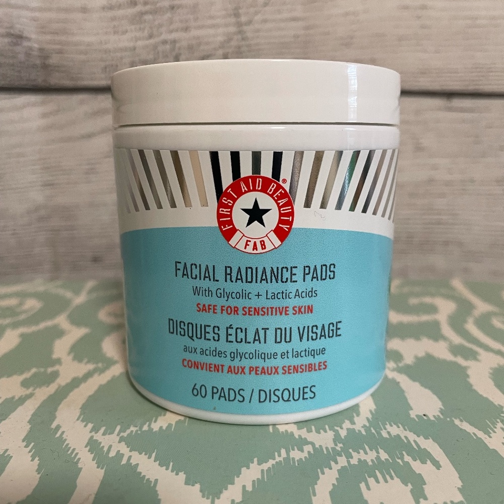 First Aid Beauty Facial Radiance Pads